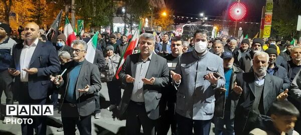 اقامه نماز استغاثه و تجدید بیعت در اجتماعات شبانه شهرستان ساوجبلاغ