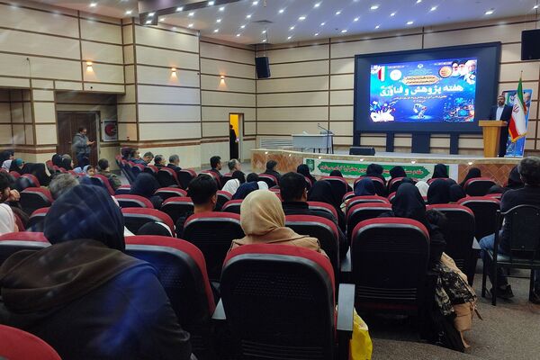 درخشش خلاقیت دانش آموزان قدسی در نمایشگاه دستاوردهای فناورانه و پژوهشی