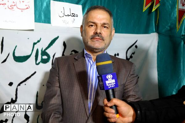 برپایی موکب دانشگاه فرهنگیان در کنار مردم نظرآباد