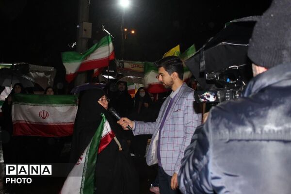 تقدیر از دختران همدانی در تجمعات شبانه به‌مناسبت روز دختر