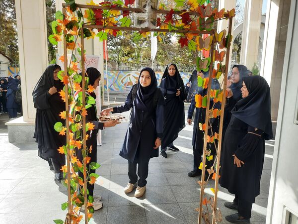 طلوعی تازه برای دانش‌آموزان دبیرستان مصلی نژاد حضرت زهرا در اول مهر