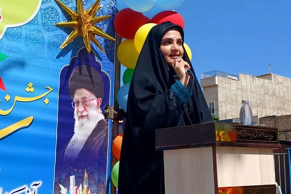 برگزاری مراسم جشن شکوفه‌ها در ناحیه دو بهارستان