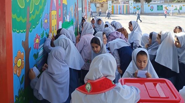 جشن مشارکت دانش‌آموزان؛ برگزاری انتخابات شورای دانش‌آموزی در مدرسه پیامبر اعظم(ص)