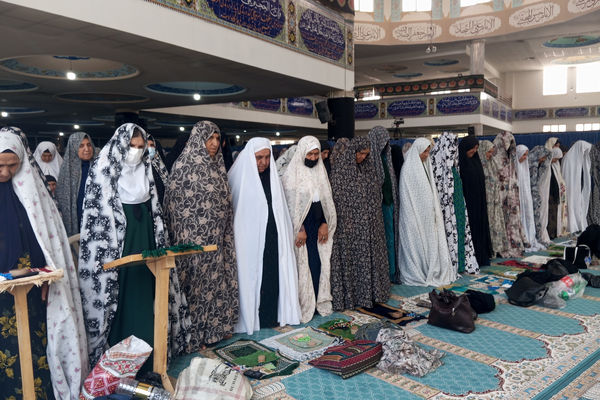  صفوف نماز جمعه لردگان؛ نبض جامعه در دست همدلی و بصیرت