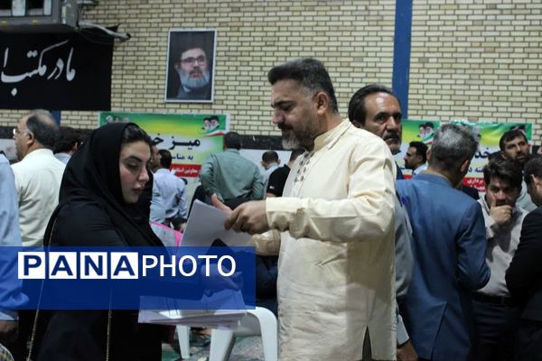 برپایی میز خدمت در گچساران