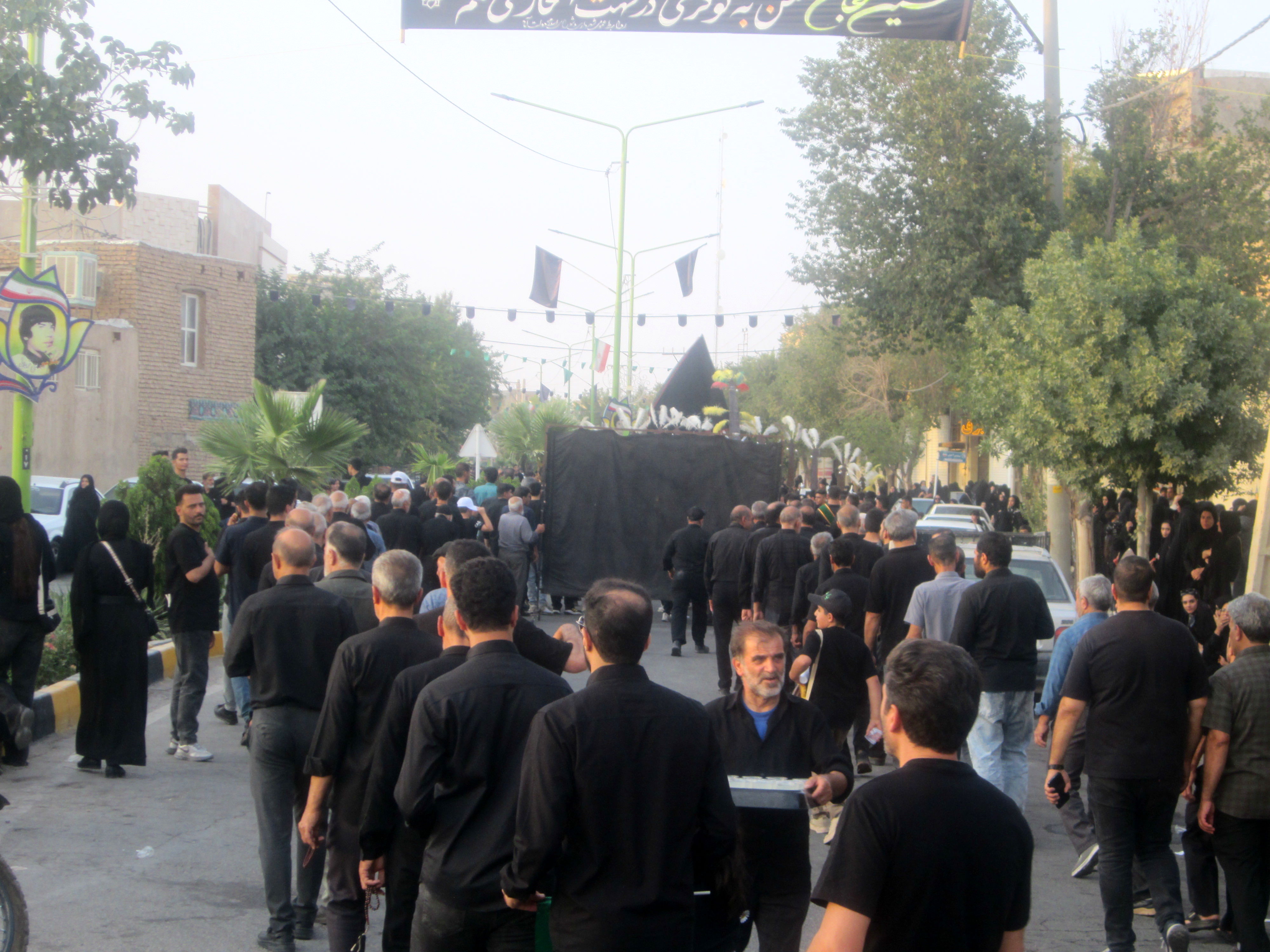 مراسم پیاده‌روی هیات سراسر شهر دولت آباد به سمت آستان مقدس سیدان الکریمان برخوار 