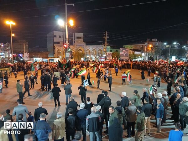 فرهنگیان و دانش آموزان گلستان همچنان پای میدان