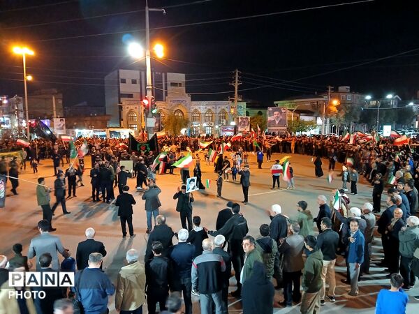 فرهنگیان و دانش آموزان گلستان همچنان پای میدان