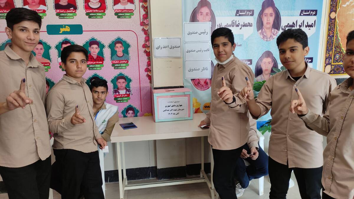 انتخابات شورای دانش آموزی در شهرستان بجستان