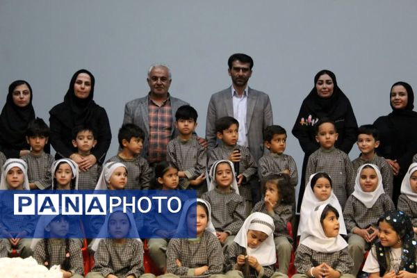 جشنواره هویت ملی اسلامی کودکستان‌های شهرستان گرمه