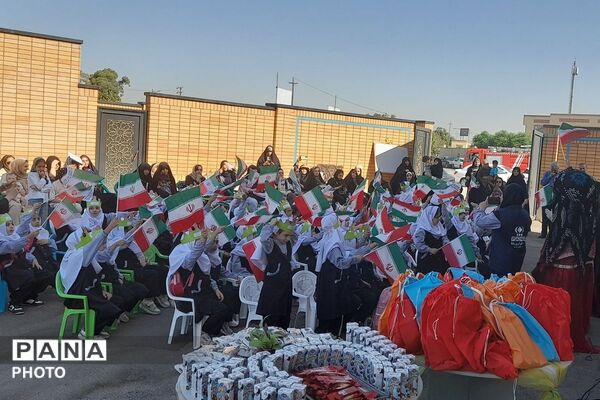 جشن «شکوفه‌های بهشتی» در دبستان محدثه شاهد ورامین