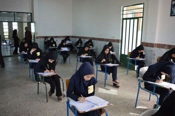 ثبت نمرات مستمر پیش از نمرات ترم باعث تضییع حق دانش‌آموزان می‌شود