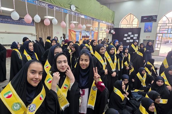 اختتامیه اعتکاف دانش‌آموزی رباط‌کریم با حضور مسئولان