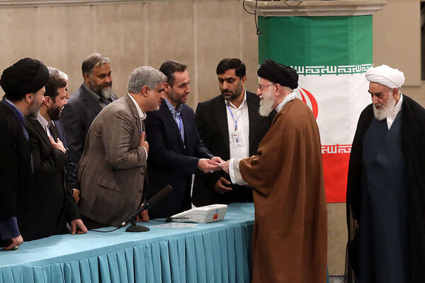 حضور رهبر معظم انقلاب در رای گیری مرحله‌ دوم انتخابات مجلس
