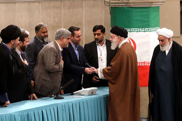 حضور رهبر معظم انقلاب در رای گیری مرحله‌ دوم انتخابات مجلس
