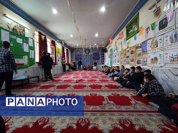 برپایی نمایشگاه مدرسه انقلاب در دبیرستان شهید رجایی