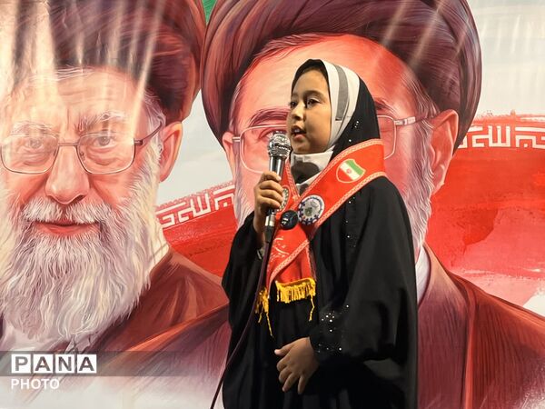 اجتماع دانش آموزان پیشتاز سازمان دانش آموزی در ابرکوه