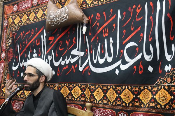 سخنرانی همزمان با شب‌های محرم در مسجد حضرت صاحب الزمان(عج)