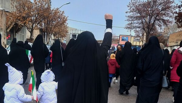 قابی از خواجه در راهپیمایی ۲۲‌بهمن