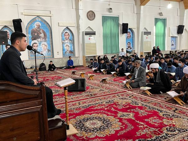 تلاوت آیات نور بخش قرآن در ایام بهار قرآن 