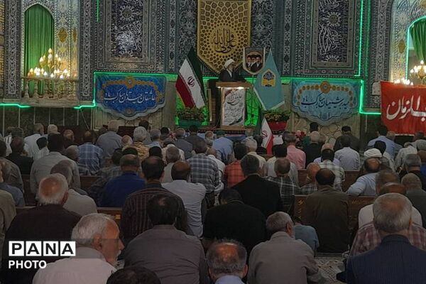 مصلی شهر میزبان اجتماع پرشور نمازگزاران شهرستان ورامین