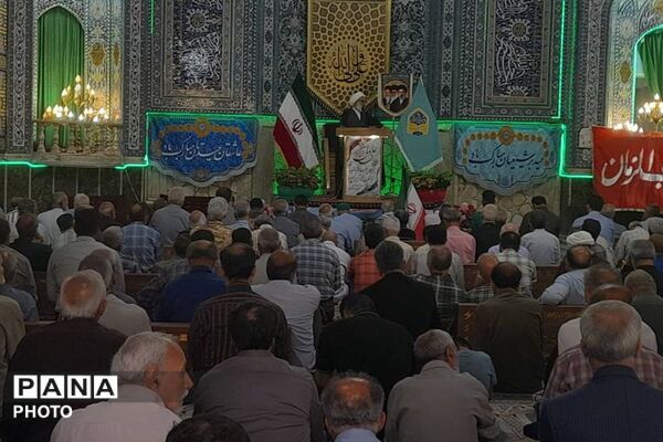 مصلی شهر میزبان اجتماع پرشور نمازگزاران شهرستان ورامین