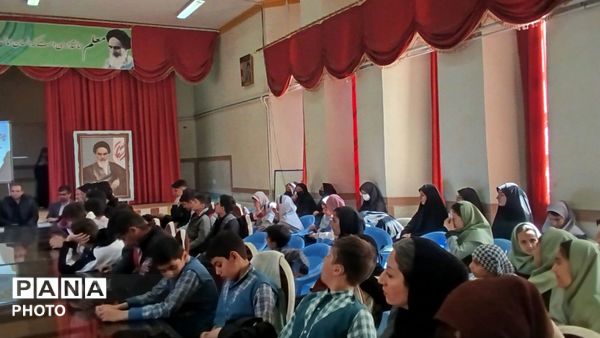 جلسه حوزه رسانه‌ی دانش‌آموزی در شهرستان اردل