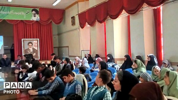جلسه حوزه رسانه‌ی دانش‌آموزی در شهرستان اردل