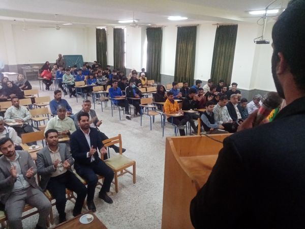 جشن تقدیر از دانش‌آموزان برتر دبیرستان علی‌سایانی فین