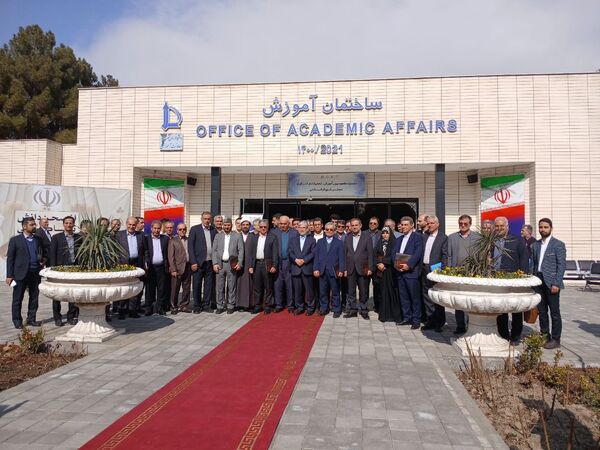 دومین روز گردهمایی از صحن دانش تا کرسی قانون‌گذاری 
