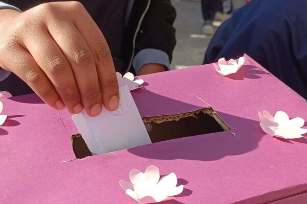 انتخابات شورای دانش آموزی در دبیرستان مهر نیشابور