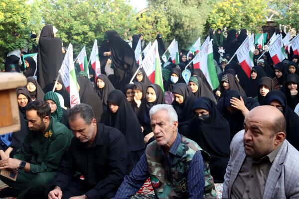 دانش‌آموزان کوهدشتی در یادمان شهدای هویزه