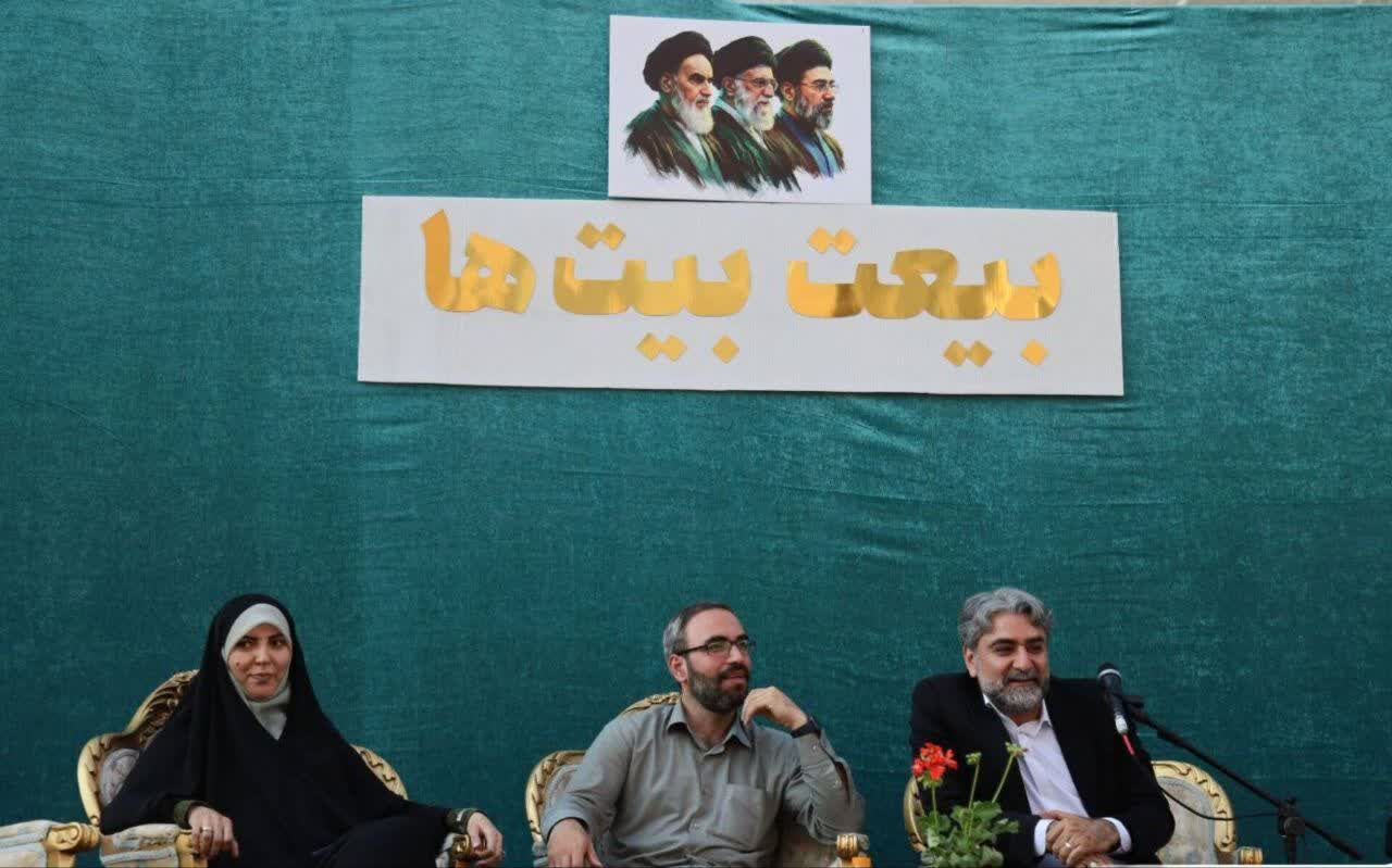  محفل شاعران آیینی در غرفه فرهنگسرای خاوران در مهمانی ۱۰ کیلومتری غدیر
