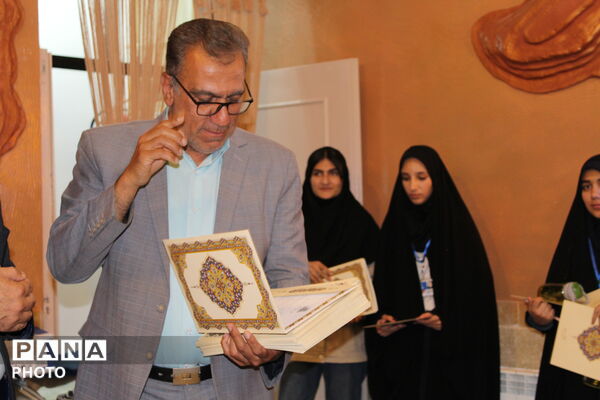تجلیل از خبرنگاران پانادر کافه دخترانه کانون امام خمینی (ره)