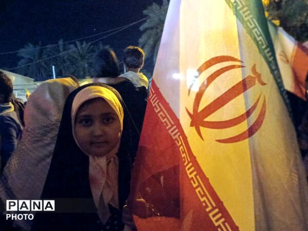 حضور پرشور مردم حاجی‌آباد در آیین‌ گرامیداشت شهدای انقلاب و دانش‌آموزان شجره طیبه