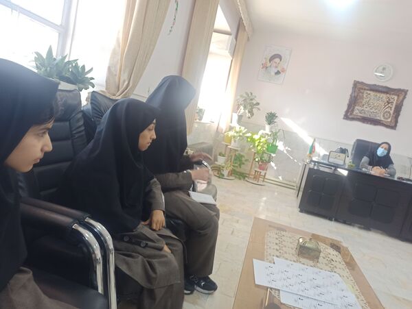  جلسه اول شورای دانش آموزی دبیرستان نمونه اندیشه 