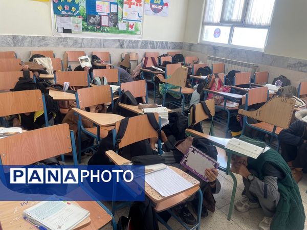 مانور زلزله در دبیرستان دخترانه امید 