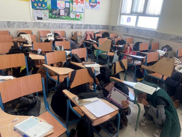 مانور زلزله در دبیرستان دخترانه امید 