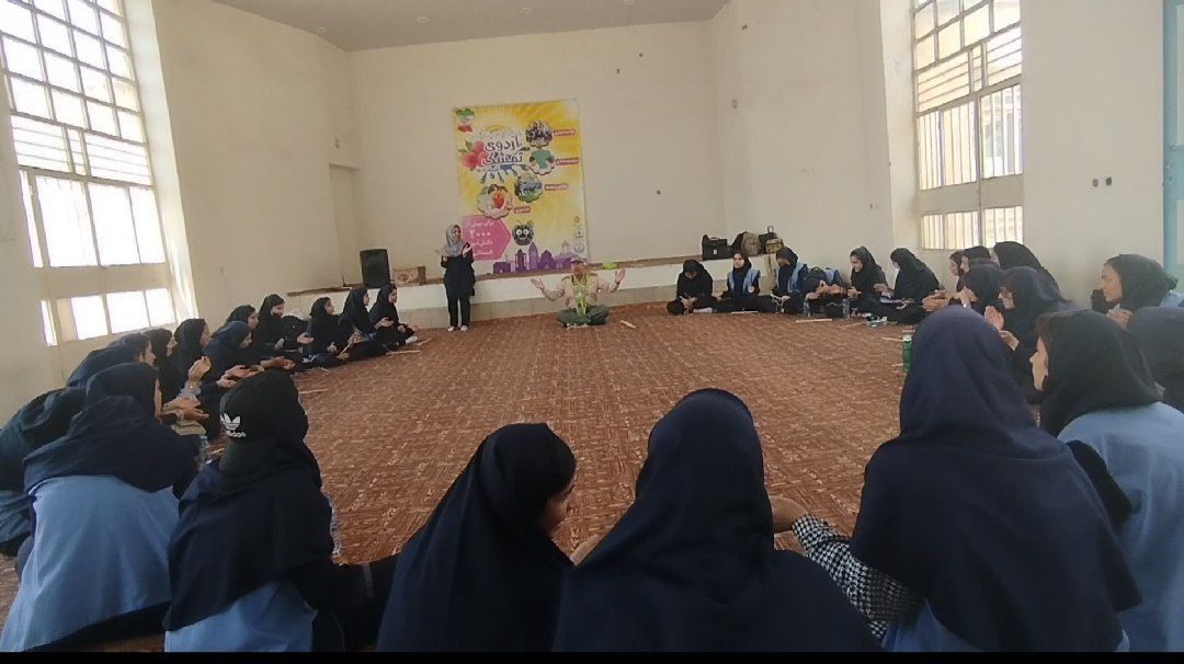 مزه "تمشک" در جنوب استان همدان