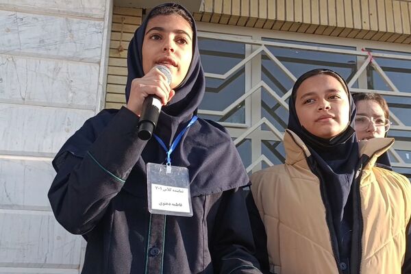 انتخابات شورای دانش آموزی در دبیرستان مهر نیشابور