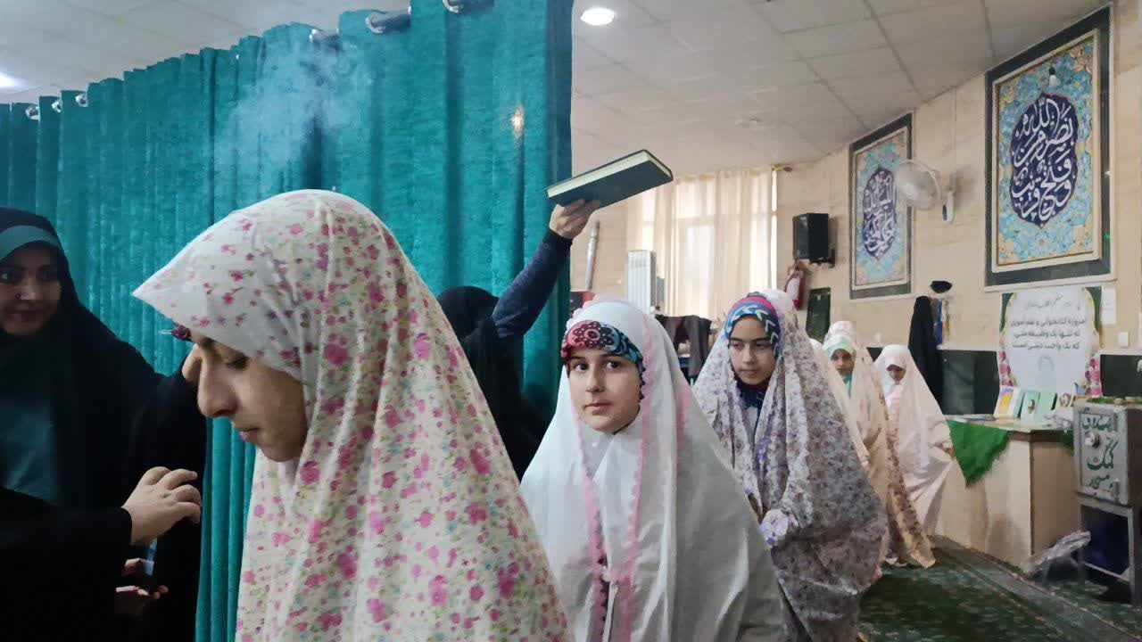  امیدوارم پس از 3 روز اعتکاف با روحیه‌ای بهتر به زندگی برگردم 