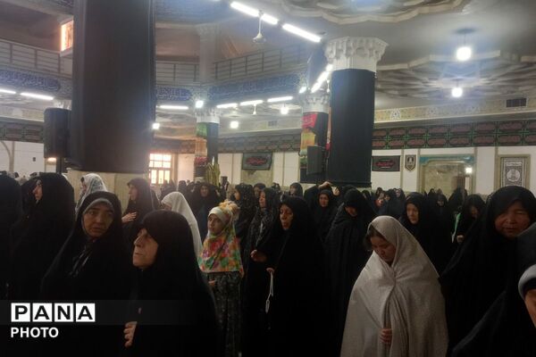 نماز جمعه در صحن مطهر امامزاده جعفرابن موسی الکاظم پیشوا