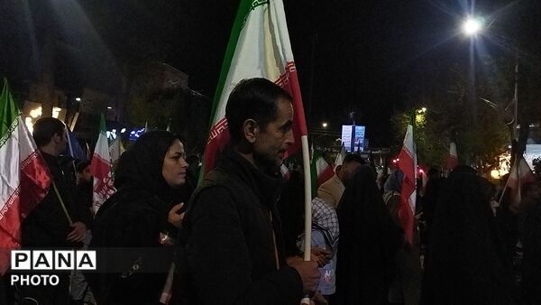 نیشابوری ها از پیر تا کودک در اجتماعات خیابانی