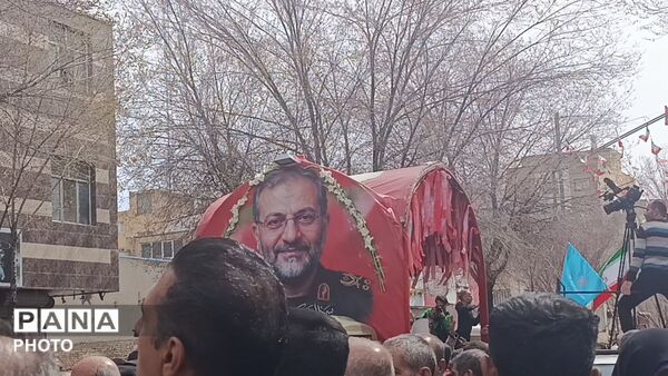 حضور کودکان در تشییع شهدای استان چهارمحال وبختیاری 