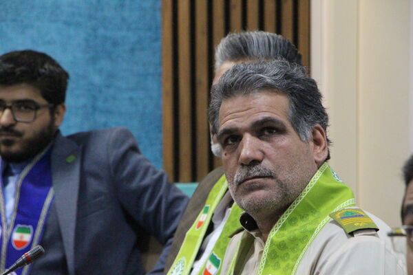 نشست ریاست سازمان دانش‌آموزی با مدیر آموزش و پرورش ناحیه یک یزد