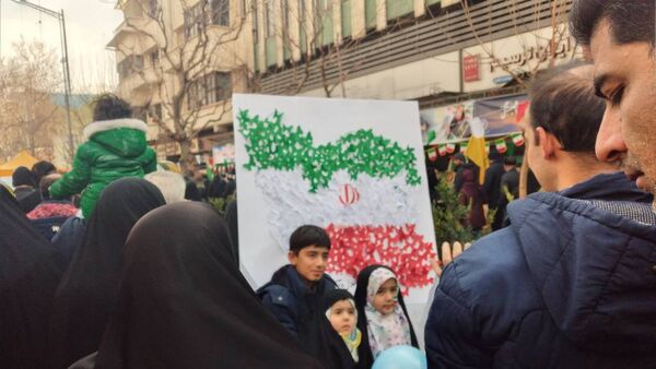 جشن پیروزی انقلاب در خیابان‌های تهران