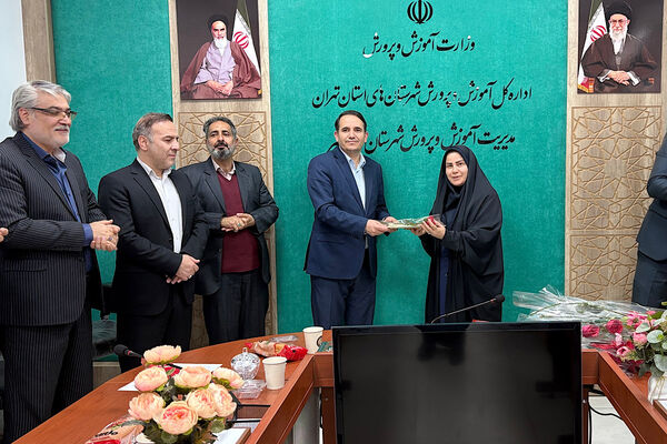 قدردانی از نقش بانوان در عرصه تعلیم و تربیت اسلامشهر