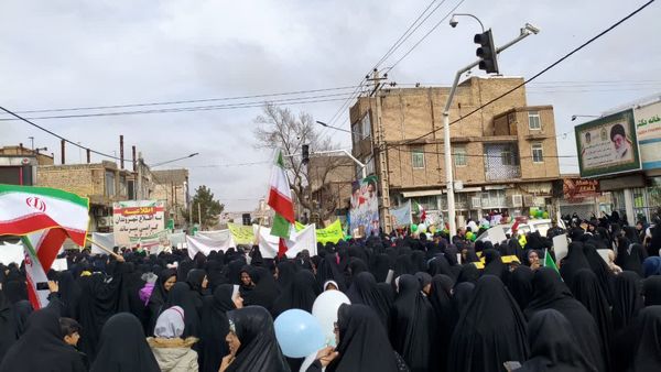  مشقِ اقتدارِ دخترانِ سرخسی در مطلعِ فجرِ ۴۷