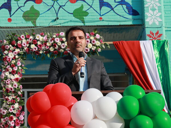 طنین زنگ استکبارستیزی در آموزشگاه سید حسن میرمحمدی میبد 
