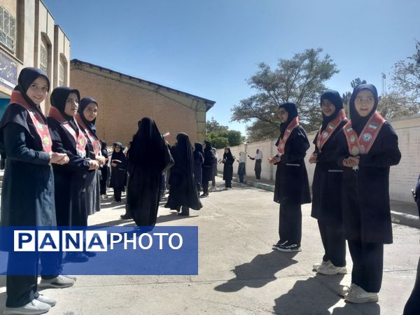 جشن عاطفه ها در هنرستان بنت الهدی صدر و دبستان حضرت آسیه (س) شهر رباط‌سنگ